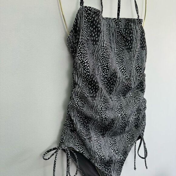 Senita Athletics Women’s Elena One Piece Elements - Picture 7 of 8